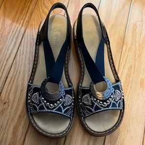 Reiker sandals
